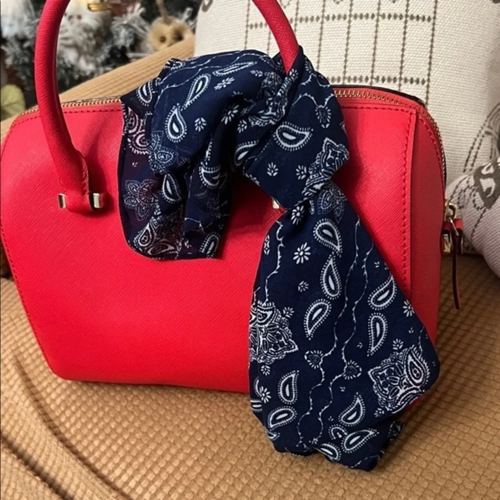 Navy Paisley Scarf 🧣